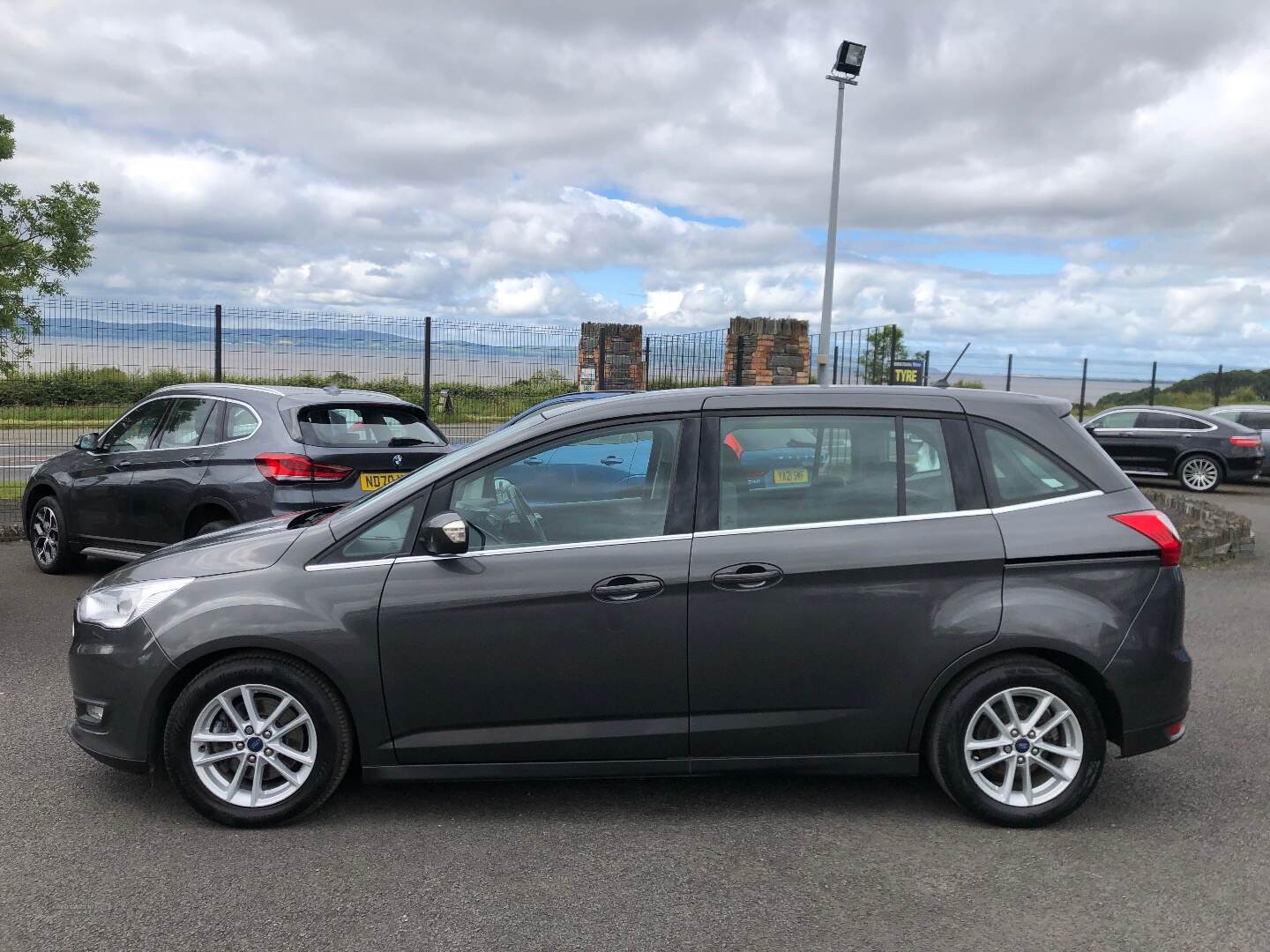 Ford Grand C-MAX DIESEL ESTATE in Derry / Londonderry