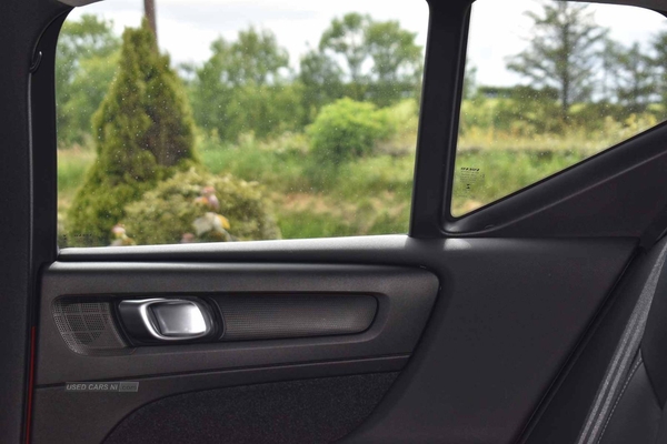 Volvo XC40 Momentum Pro in Antrim