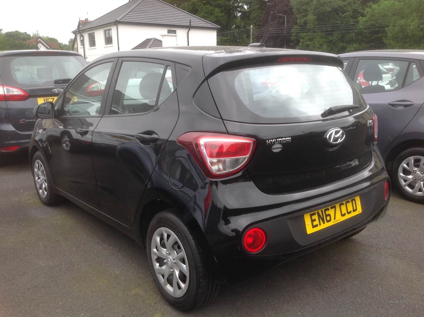 Hyundai i10 HATCHBACK in Down