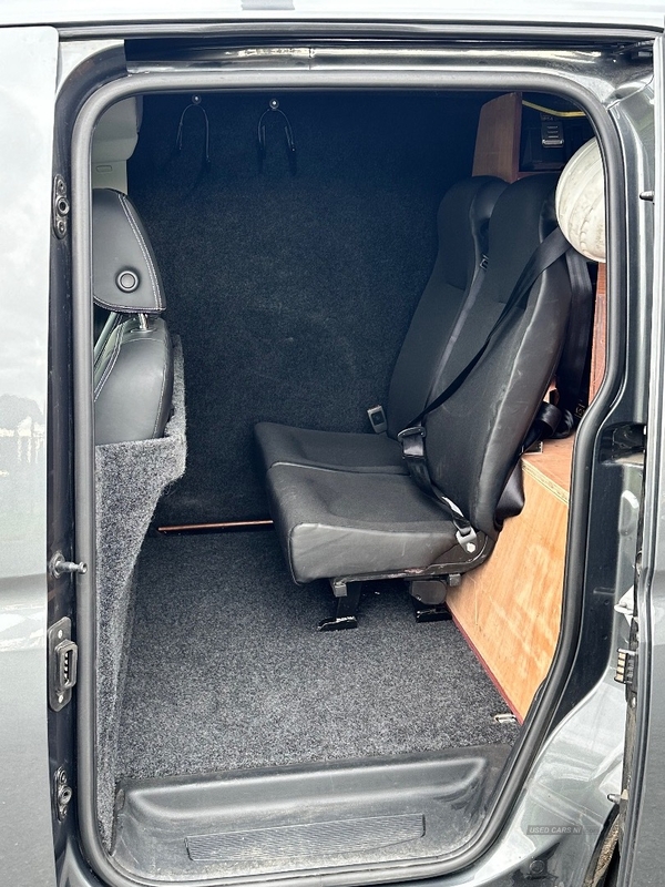 Volkswagen Caddy 2.0 TDI 122PS Commerce Pro Van DSG in Down