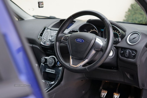 Ford Fiesta 1.0 ZETEC S 3d 124 BHP PARKING SENSORS, BLACK ALLOYS in Down