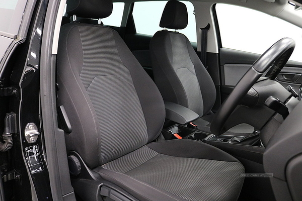 Seat Leon 1.6 TDI SE Dynamic [EZ] 5dr in Down