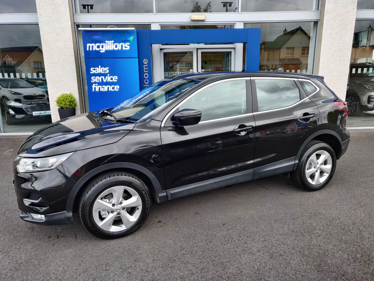 Nissan Qashqai DIESEL HATCHBACK in Tyrone