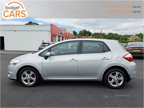 Toyota Auris HATCHBACK in Down