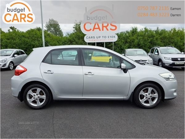 Toyota Auris HATCHBACK in Down