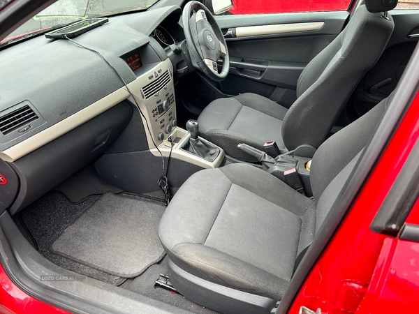 Vauxhall Astra 1.4i 16V Breeze 5dr in Antrim
