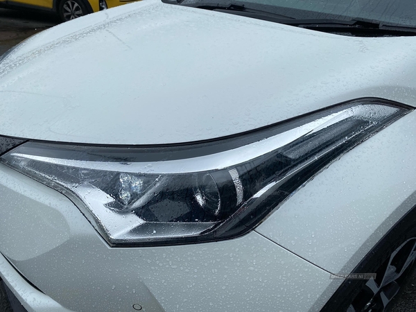 Toyota C-HR 1.8 Hybrid Design 5Dr Cvt in Antrim