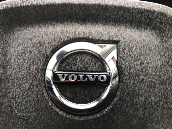 Volvo XC40 B4 INSCRIPTION PRO MHEV in Down