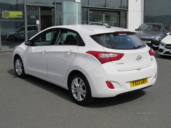 Hyundai i30 1.6 CRDi Style Nav Auto Euro 5 5dr in Down