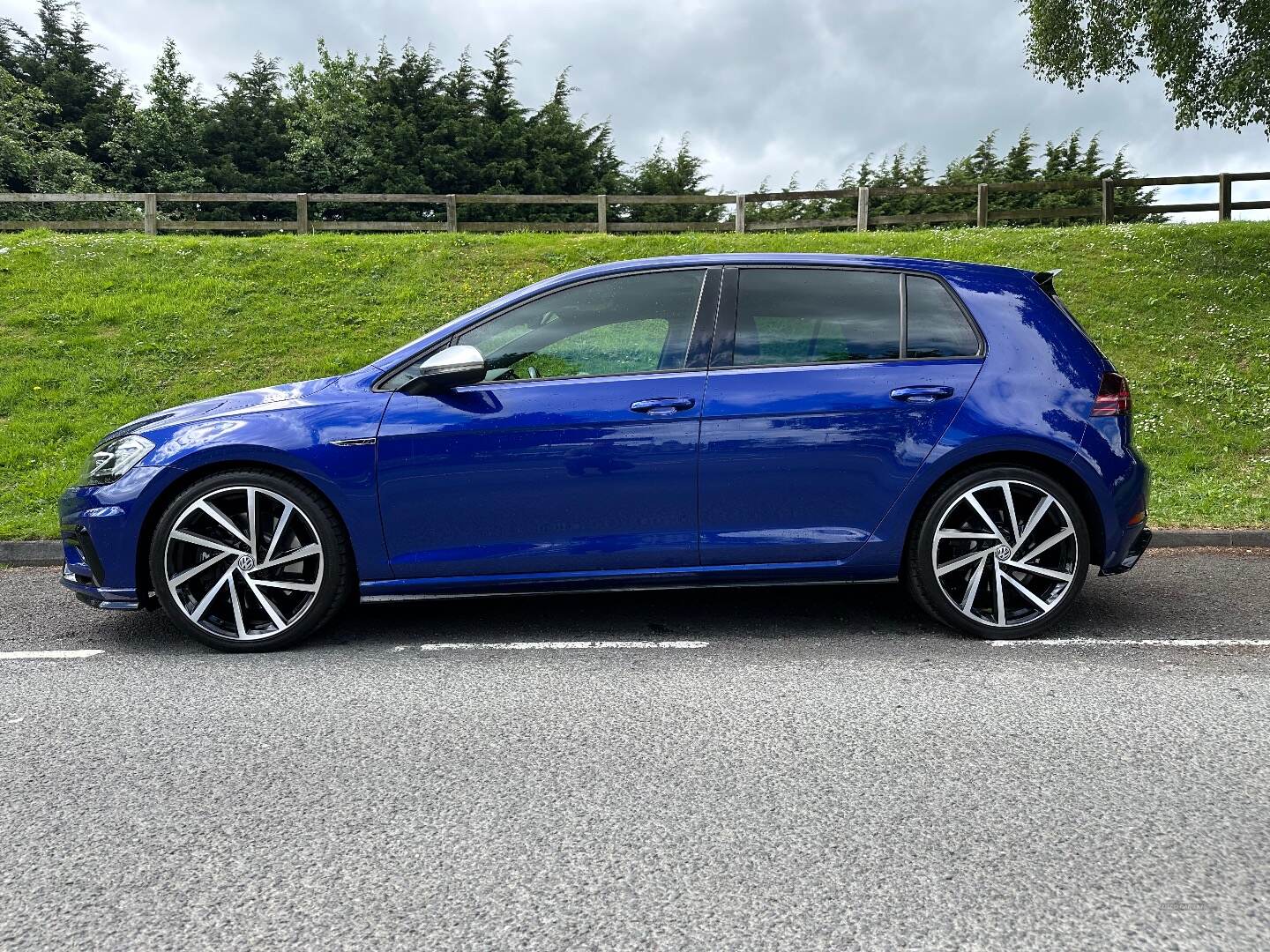 Volkswagen Golf HATCHBACK in Down