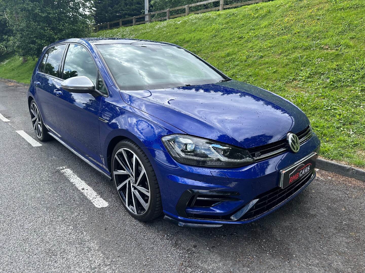 Volkswagen Golf HATCHBACK in Down