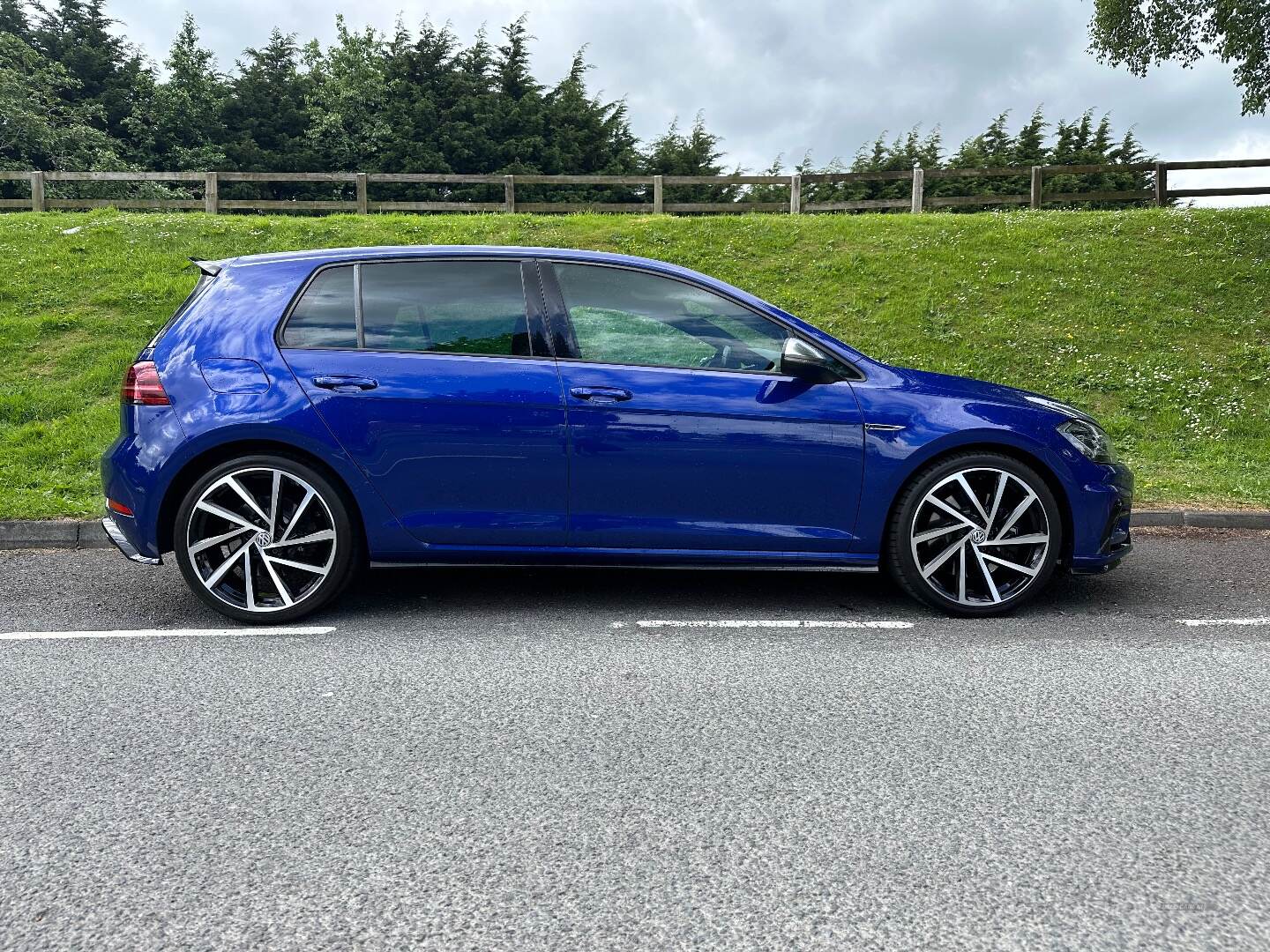 Volkswagen Golf HATCHBACK in Down