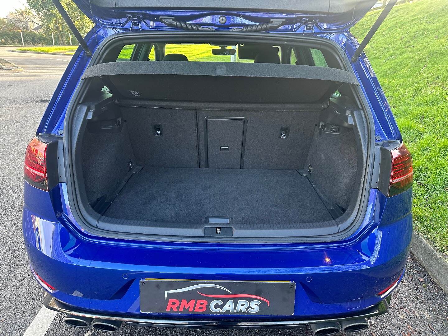 Volkswagen Golf HATCHBACK in Down