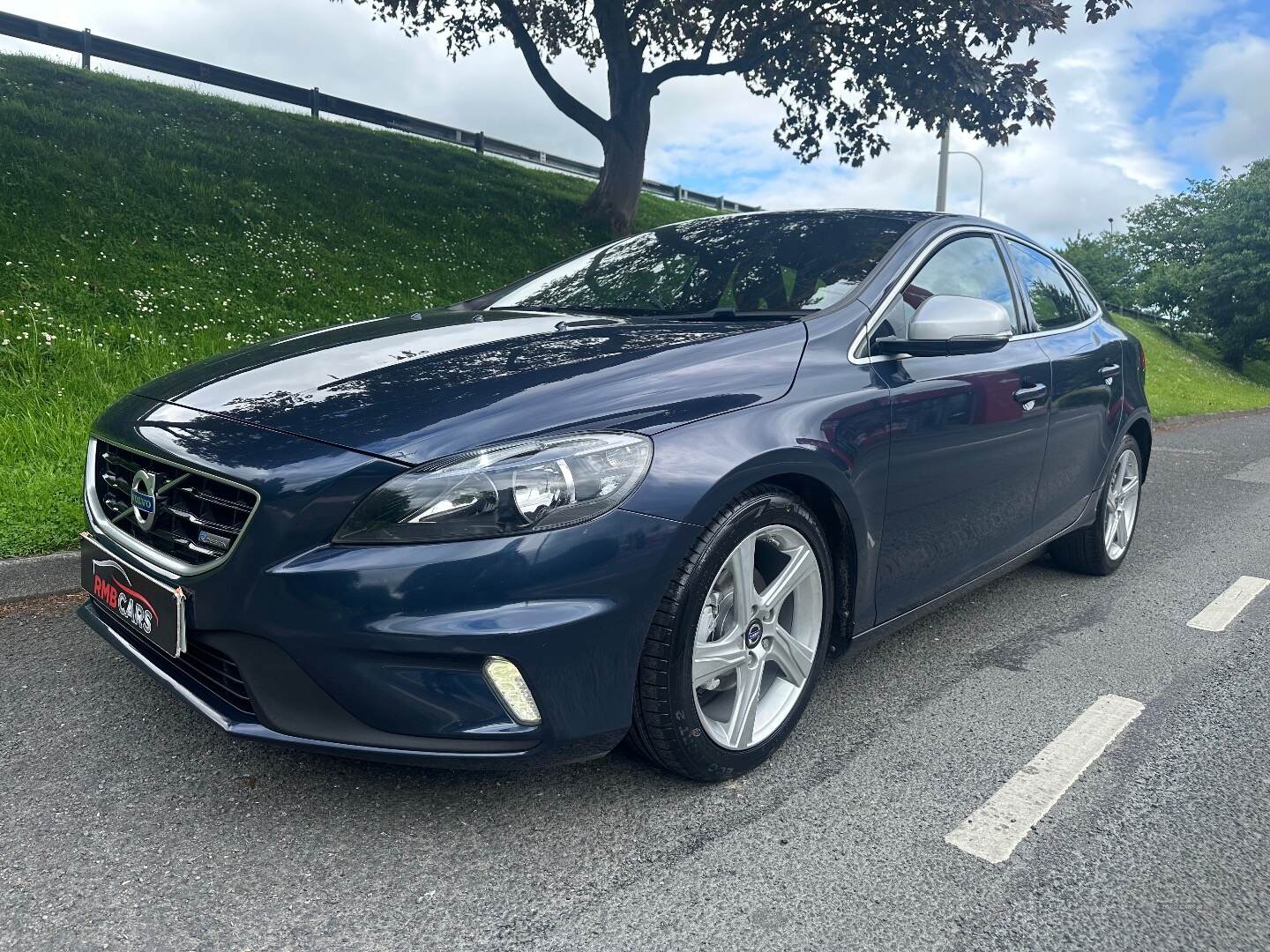 Volvo V40 DIESEL HATCHBACK in Down