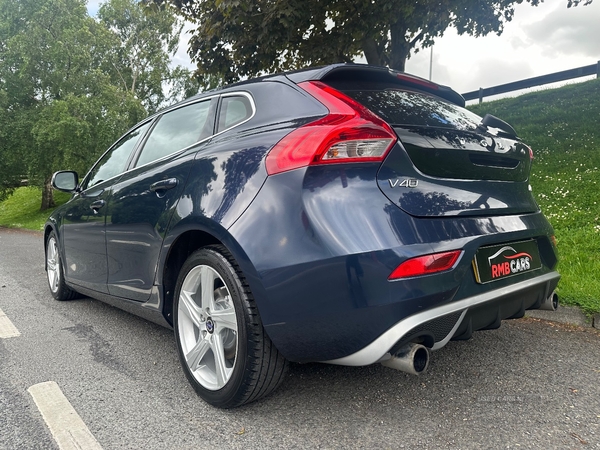 Volvo V40 DIESEL HATCHBACK in Down