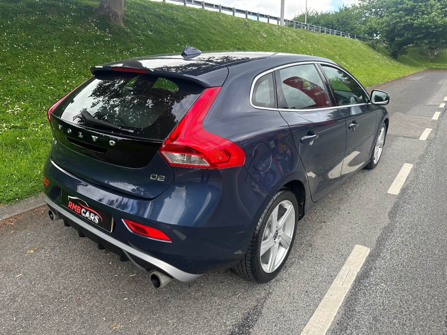 Volvo V40 DIESEL HATCHBACK in Down