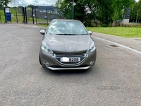 Peugeot 208 1.4 HDi Allure 3dr in Down