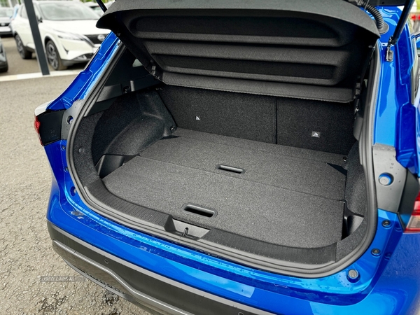 Nissan Qashqai Hatchback 1.3 DiG-T Mild Hybrid N-Connecta in Armagh