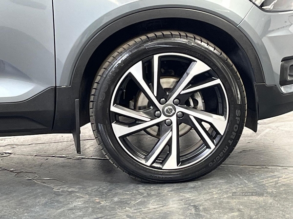 Volvo XC40 2.0 D3 R Design Pro 5Dr Geartronic in Antrim