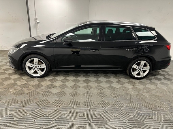 Seat Leon 2.0 TDI FR 5d 148 BHP FRONT AND REAR PARKING SENSORS in Down