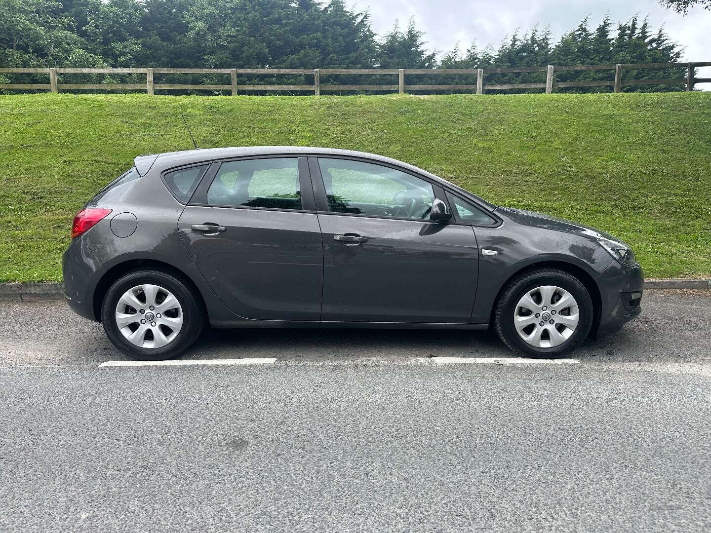 Vauxhall Astra DIESEL HATCHBACK in Down