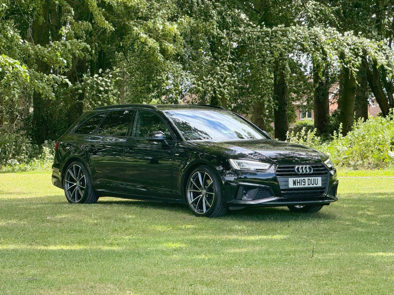 Audi A4 DIESEL AVANT in Armagh