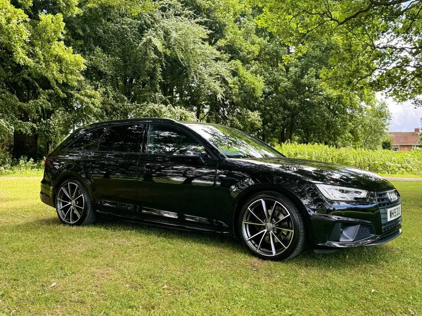 Audi A4 DIESEL AVANT in Armagh