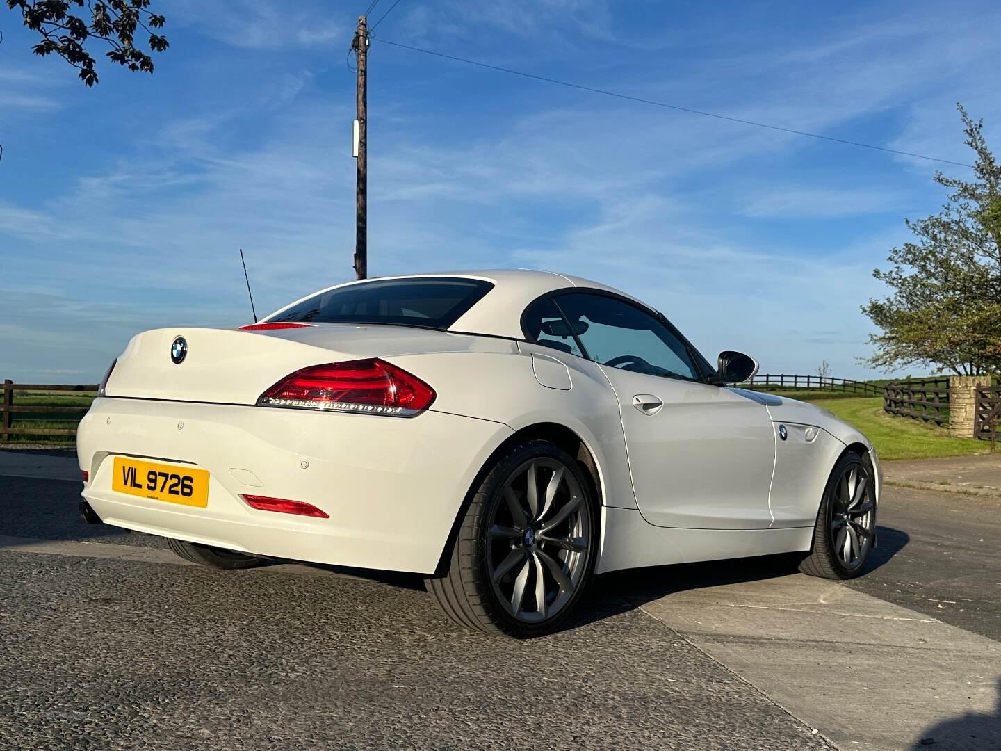 BMW Z4 ROADSTER in Down