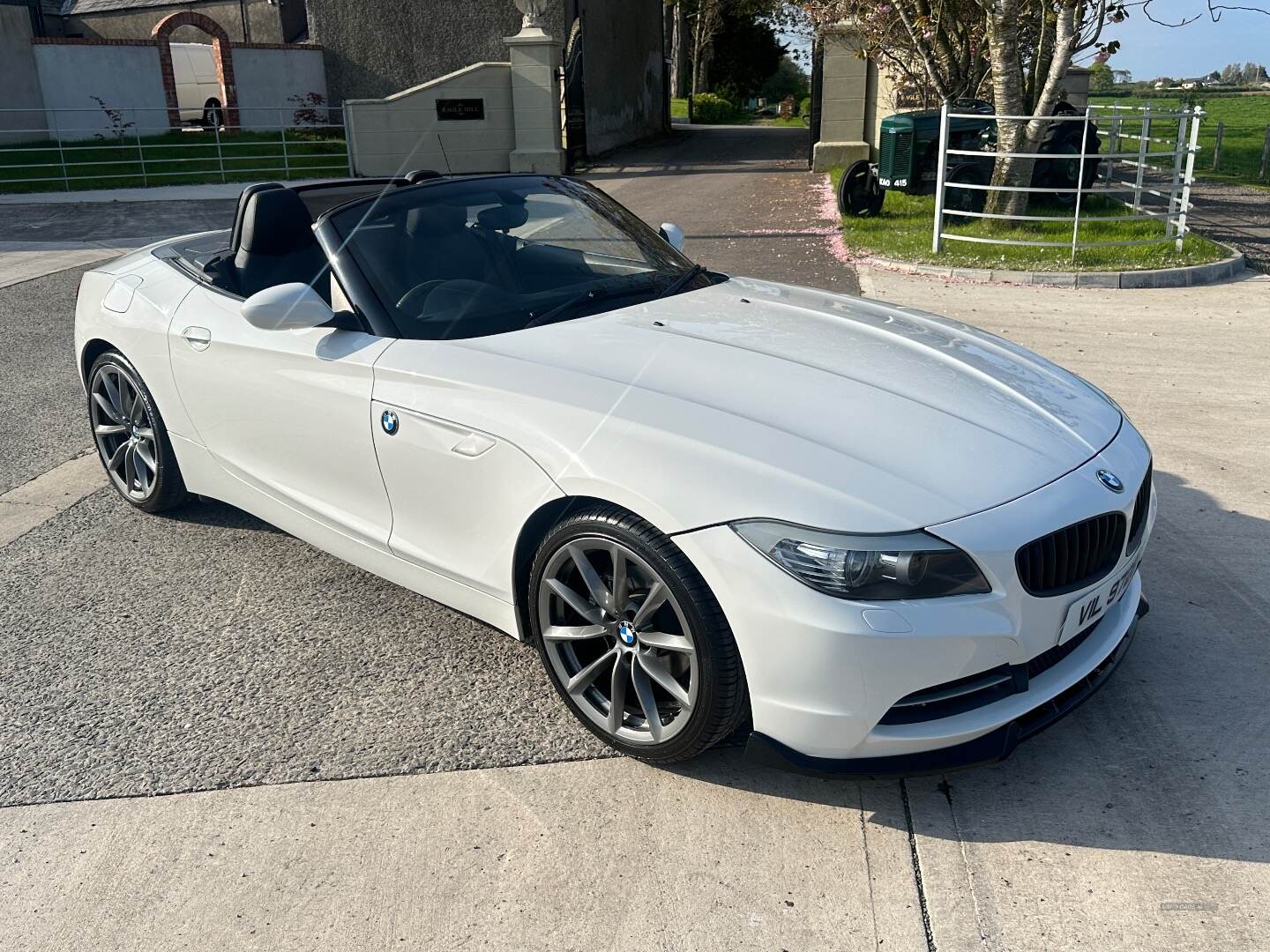 BMW Z4 ROADSTER in Down