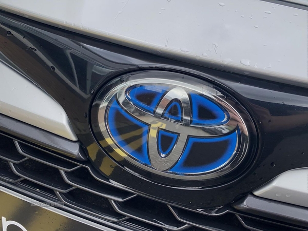 Toyota Corolla 1.8 Vvt-I Hybrid Icon Tech 5Dr Cvt in Down