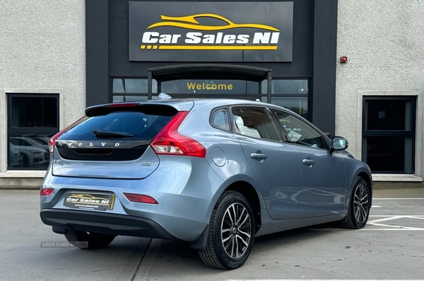 Volvo V40 2.0 D2 MOMENTUM NAV PLUS 5d 118 BHP in Tyrone