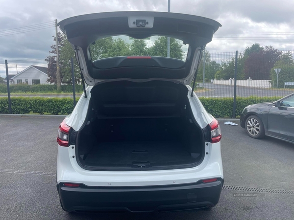 Nissan Qashqai DIESEL HATCHBACK in Down