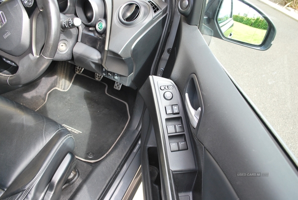 Honda Civic 1.8 i-VTEC SR 5dr in Derry / Londonderry