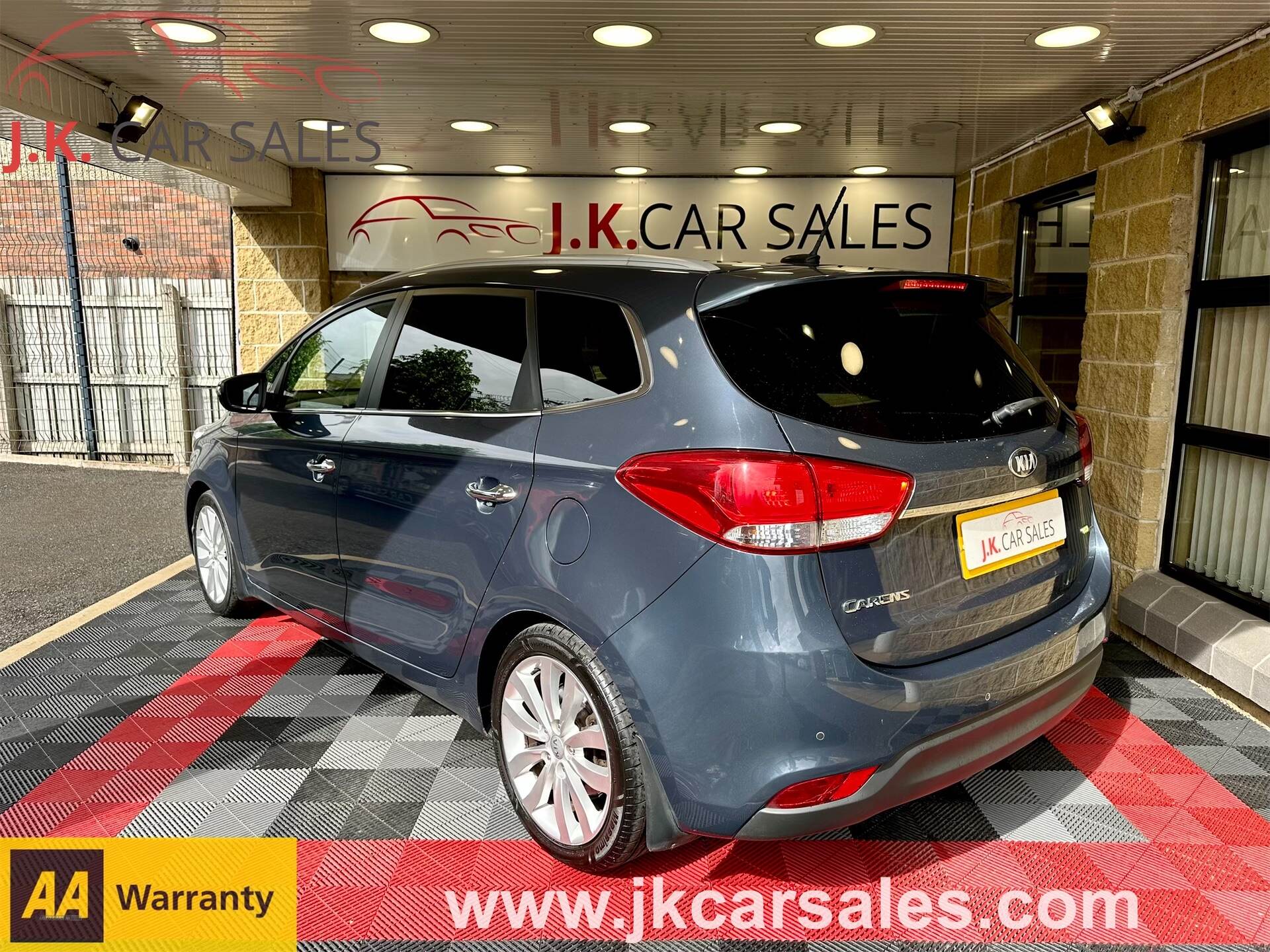 Kia Carens DIESEL ESTATE in Tyrone