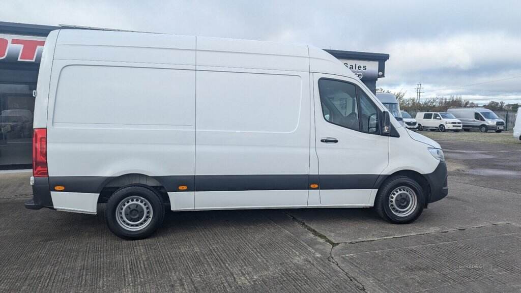 Oct 2021 Mercedes-Benz Sprinter 3.5t H2 Progressive Van