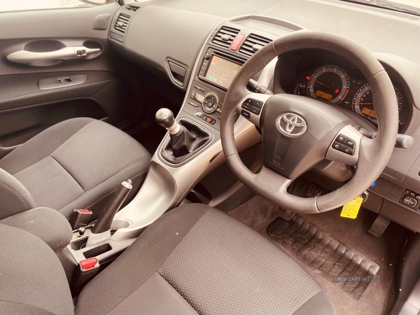 Toyota Auris 1.4 D4D COLOUR COLLECTION in Down