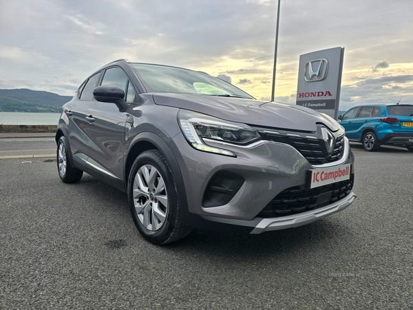 Renault Captur 1.3 TCe Iconic Euro 6 (s/s) 5dr in Down