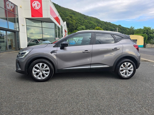 Renault Captur 1.3 TCe Iconic Euro 6 (s/s) 5dr in Down
