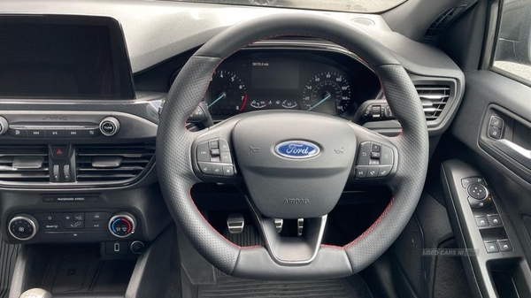Ford Focus 1.0T EcoBoost ST-Line Euro 6 (s/s) 5dr in Armagh