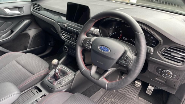 Ford Focus 1.0T EcoBoost ST-Line Euro 6 (s/s) 5dr in Armagh
