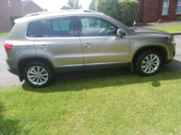 Volkswagen Tiguan 2.0 TDi BlueMotion Tech SE 5dr [2WD] in Antrim