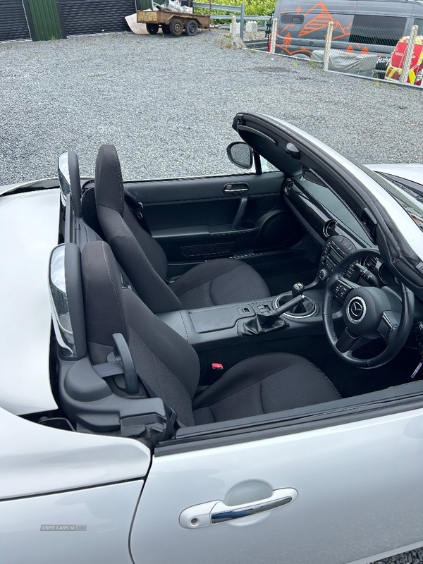 Mazda MX-5 ROADSTER COUPE in Down