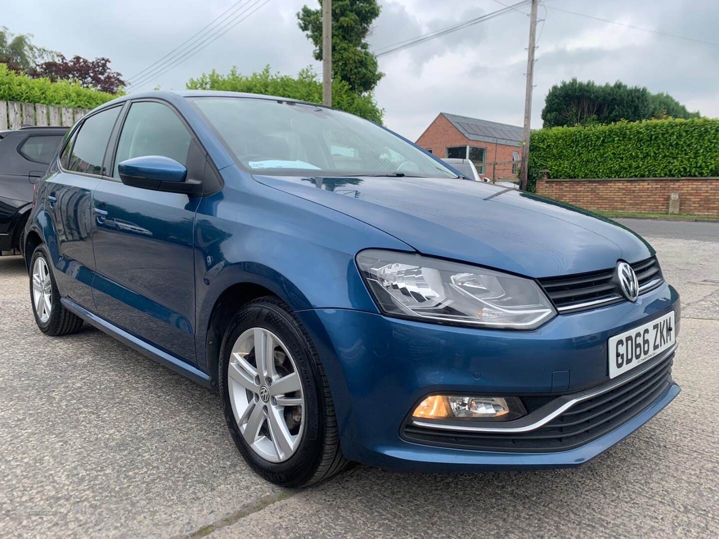 Volkswagen Polo HATCHBACK in Down