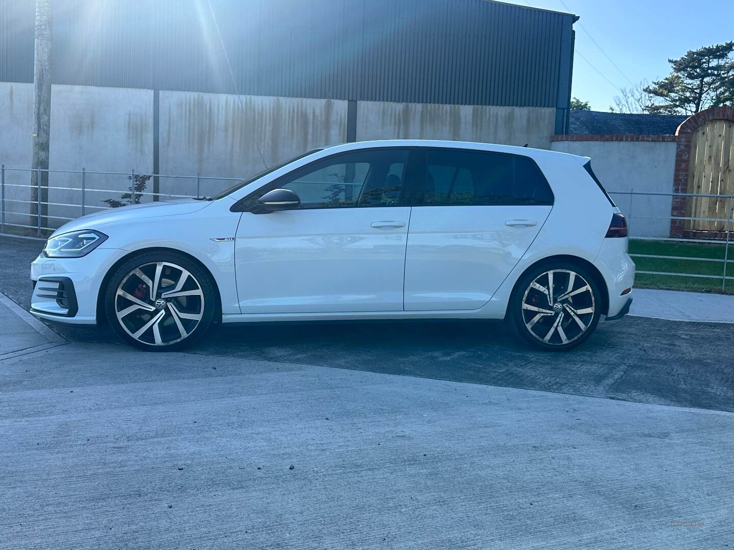 Volkswagen Golf HATCHBACK in Down