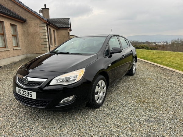 Vauxhall Astra 1.4i 16V Exclusiv 5dr in Derry / Londonderry