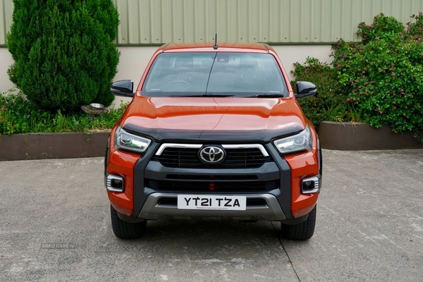 Toyota Hilux 2.8 INVINCIBLE X 4WD D-4D DCB 202 BHP LIFT UP LID, BLACK ALLOYS, LEATHER in Down
