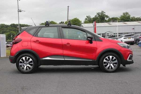 Renault Captur 0.TCE 90 Play 5dr in Down