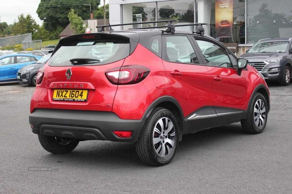 Renault Captur 0.TCE 90 Play 5dr in Down