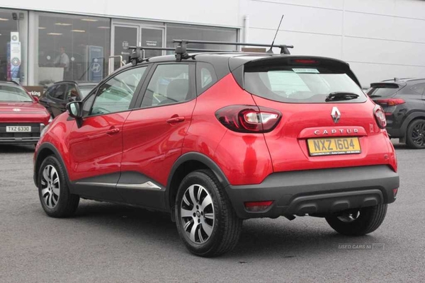 Renault Captur 0.TCE 90 Play 5dr in Down