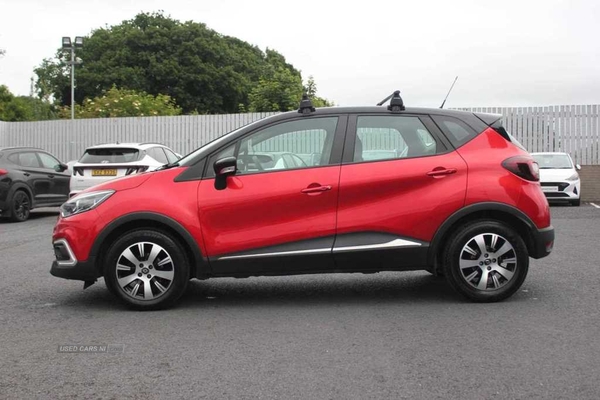 Renault Captur 0.TCE 90 Play 5dr in Down